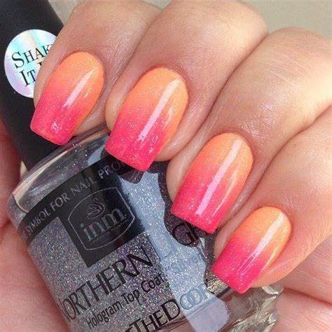 Short Feminine Orange Ombre Nails