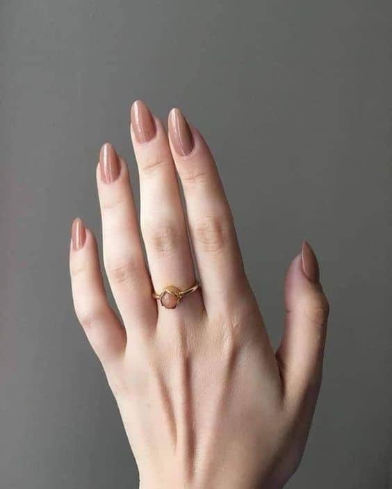 Short & Natural Oval Nude Nails 2