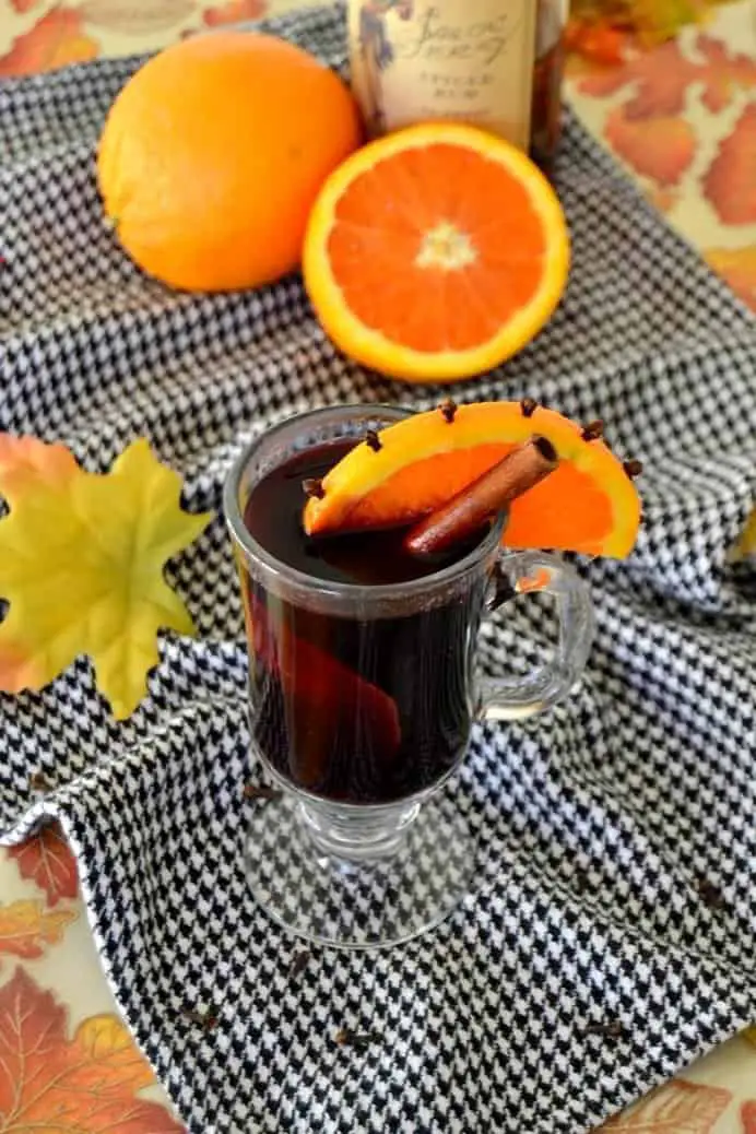 MULLED WINE WITH CINNAMON INFUSED RUM