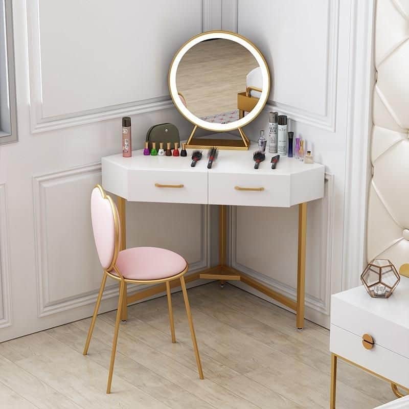 Feminine & Cute Vanity Table 