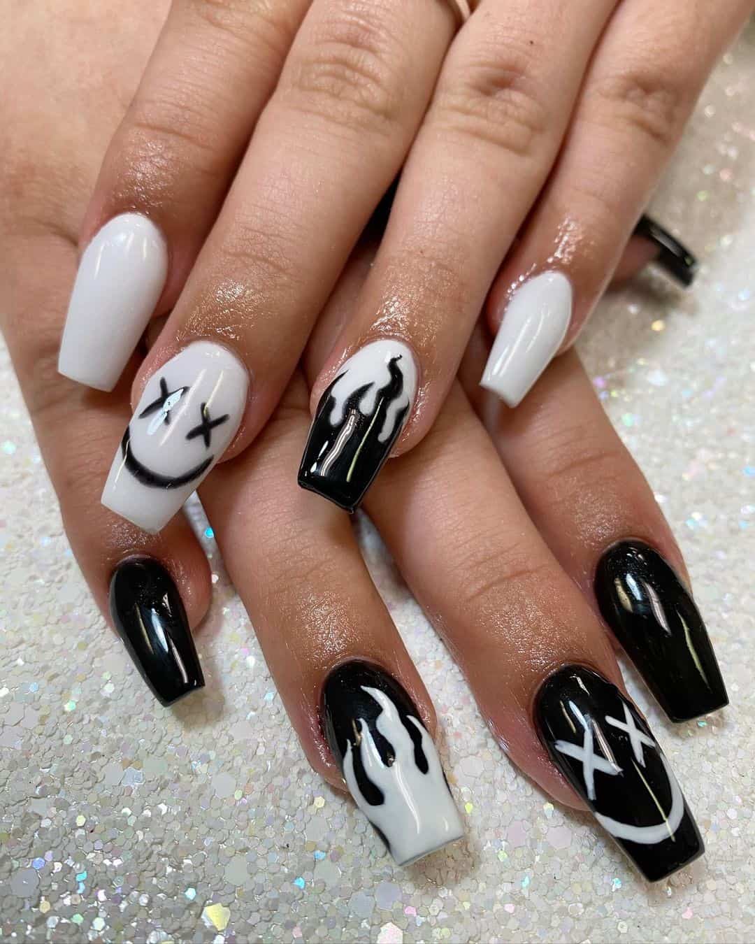 Black & White Coffin Shaped Manicure 