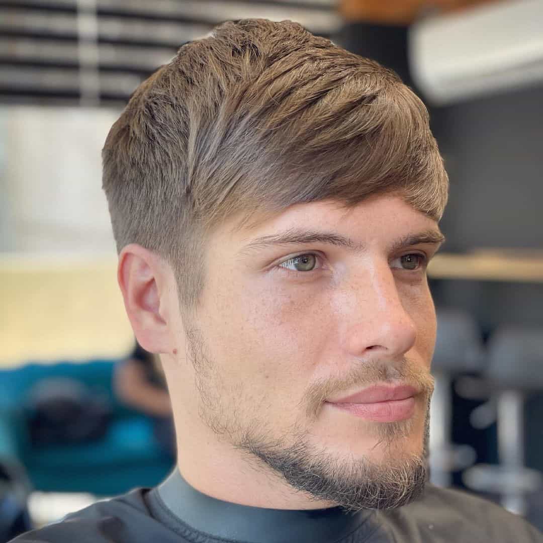 Hair With Bangs For Men Who Have A Round Face 