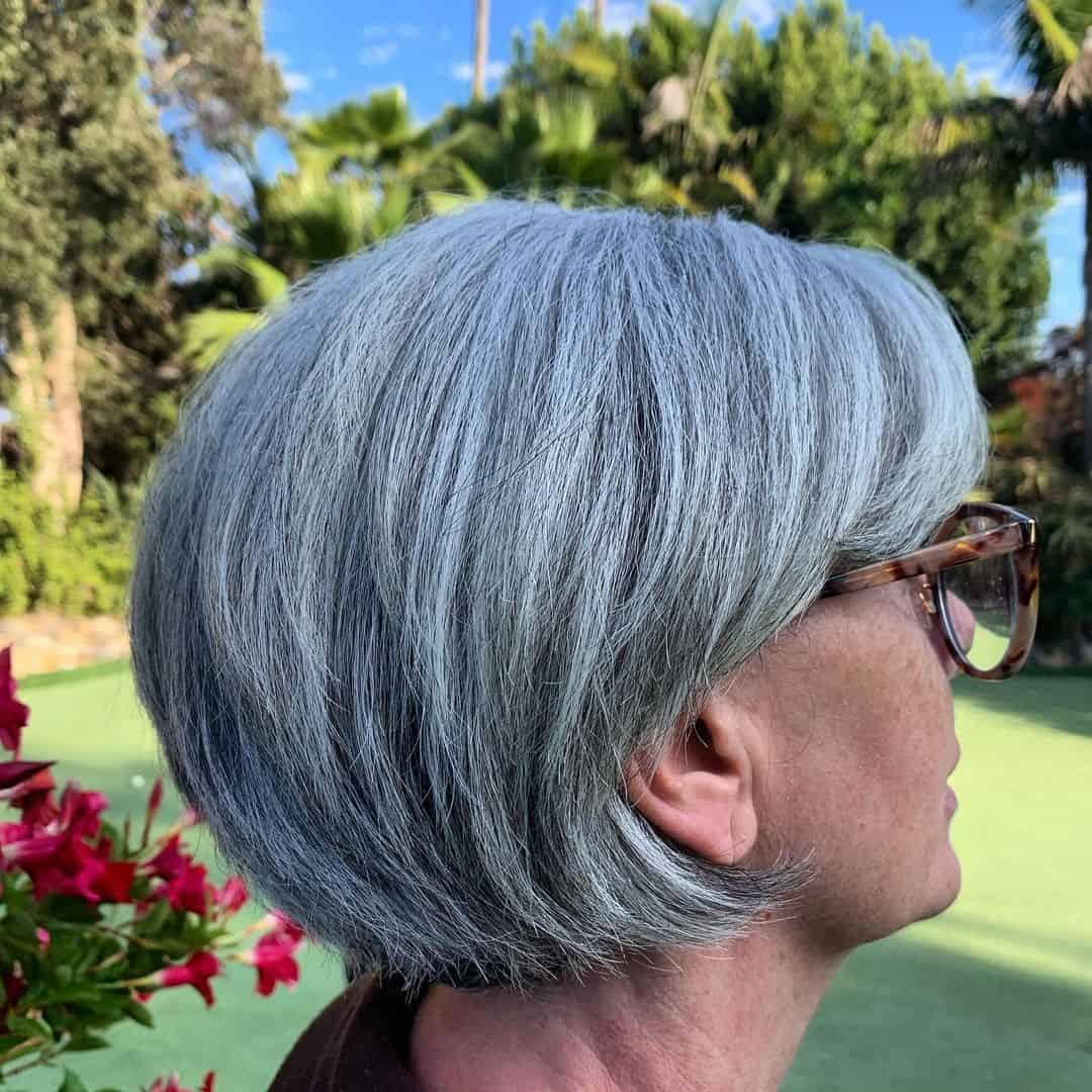 Short Hairstyles For Over 60 With Glasses