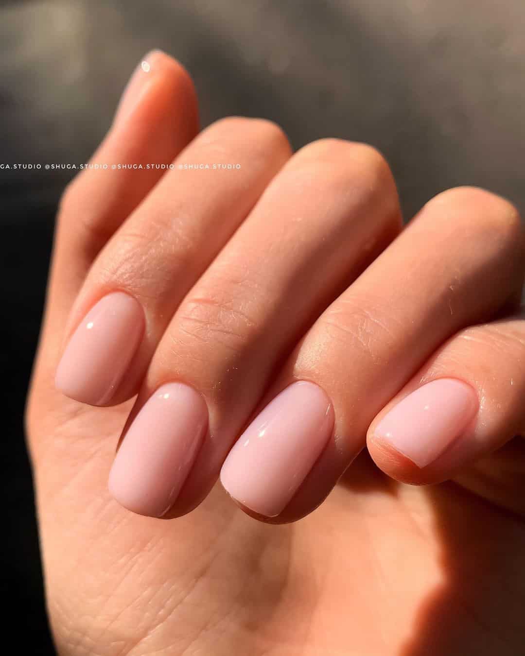 Short & Natural Oval Nude Nails