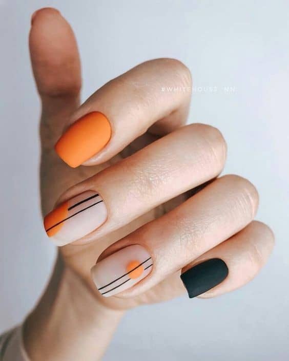 Striped Acrylic Nails Short & Square Manicure