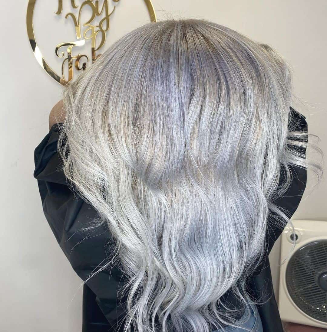 Wavy Hair Light Grey Look 