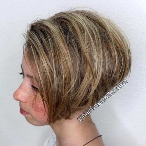 20+ Short Haircuts Ideas for Girls (Young, Pre-teen And Teenage) 23 A Stacked Bob