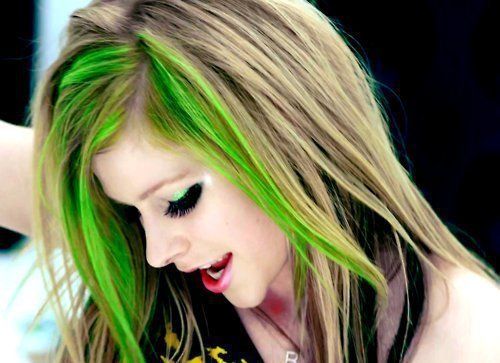 Avril Lavigne Green Hair