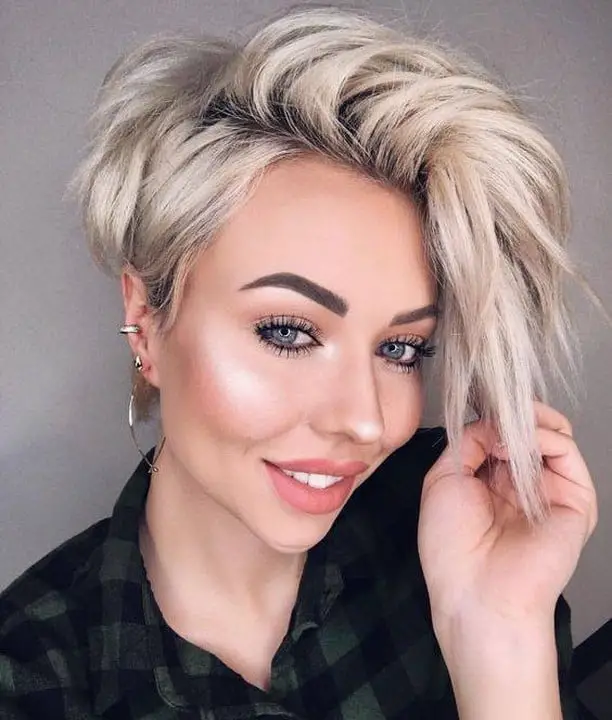 Taper Haircut For Women: Is This a Hair Trend For You? 13 Bright Highlights Taper Haircut 5