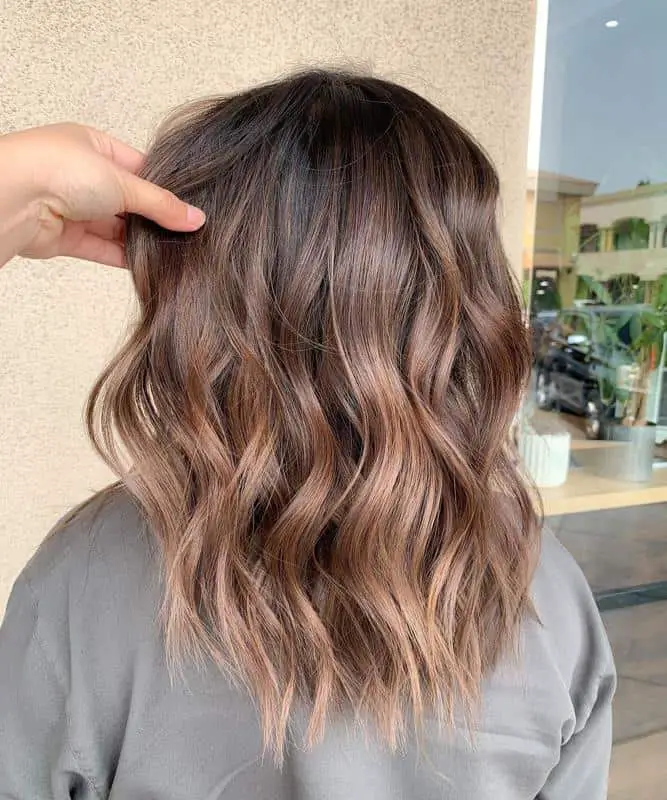 50+ Delicious Caramel Highlights on Brown Hair: Trendy Ideas For A Hair Makeover 30 Brown Hair With Caramel Highlights On The Lowlights 3
