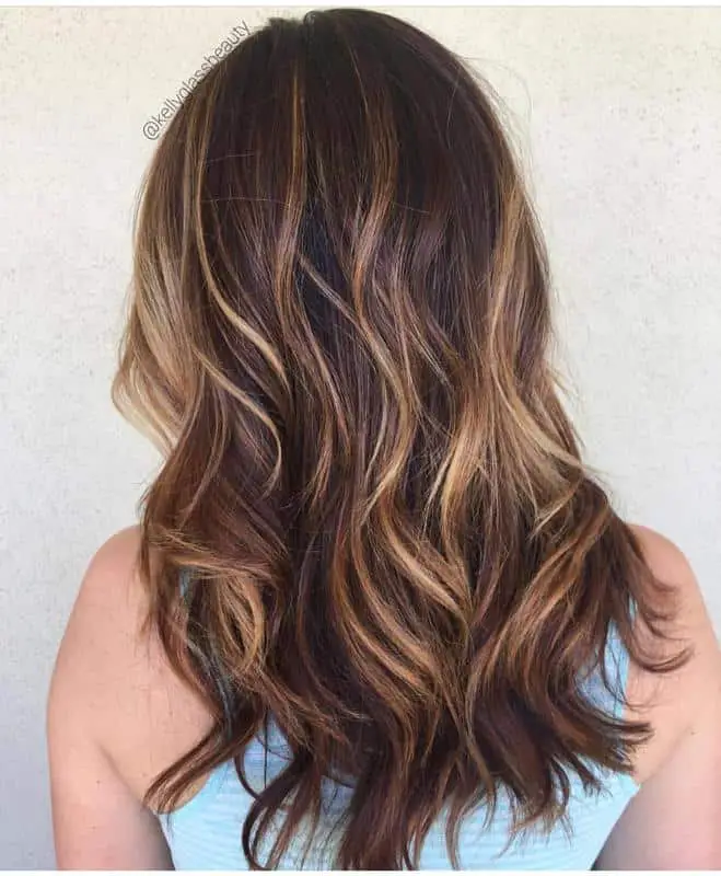 50+ Delicious Caramel Highlights on Brown Hair: Trendy Ideas For A Hair Makeover 22 Caramel Highlights with Blonde Touches 1