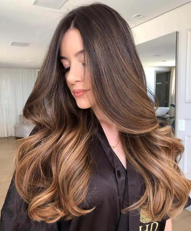 50+ Delicious Caramel Highlights on Brown Hair: Trendy Ideas For A Hair Makeover 23 Caramel Highlights with Blonde Touches 2