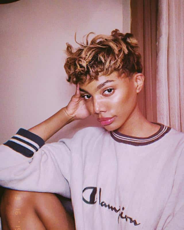 40+ Mushroom Haircut Styles (For Both Men And Women) 39 Curly Bowl Cut 3