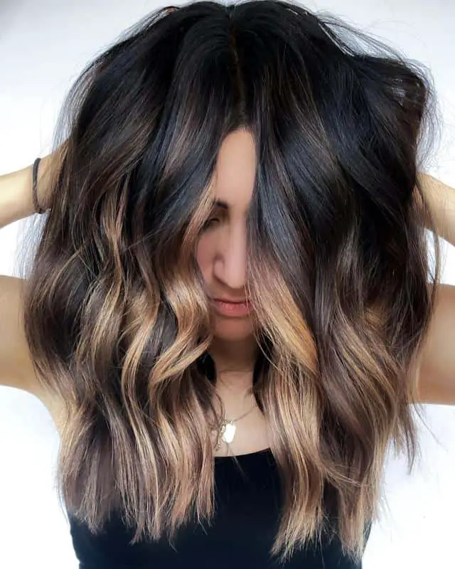 50+ Delicious Caramel Highlights on Brown Hair: Trendy Ideas For A Hair Makeover 43 Dark Brown Hair with Caramel Highlights 1