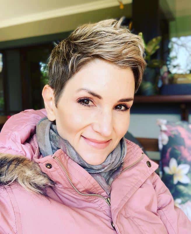 50+ Dark Roots with Blonde Hair Ideas (2023 Update) 33 Dark Roots Blonde Pixie 1