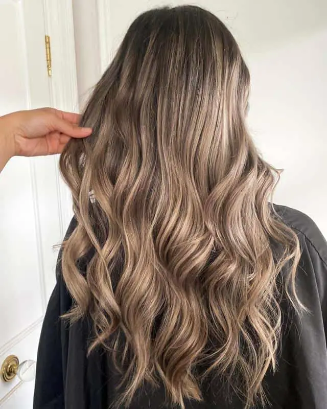 50+ Dark Roots with Blonde Hair Ideas (2023 Update) 7 Dark Roots and Beige Blonde 2
