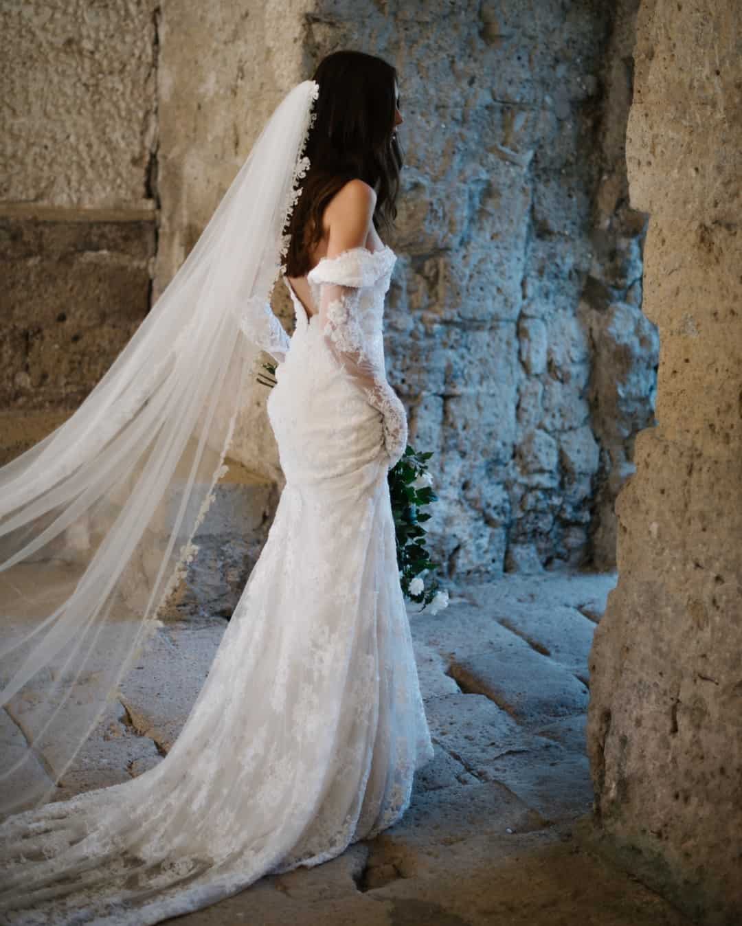 Elegant Black Wedding Hairstyle With Veil