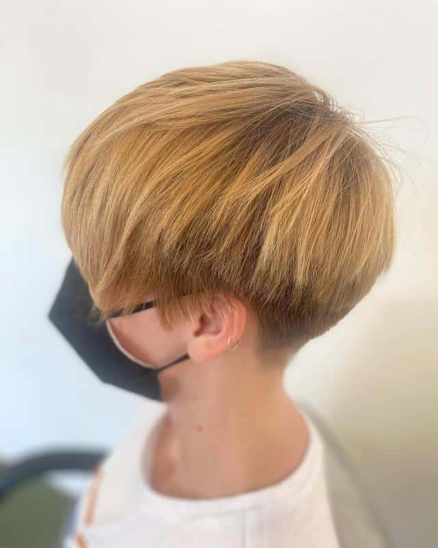40+ Mushroom Haircut Styles (For Both Men And Women) 33 Long-Blunt Mushroom Cut 3