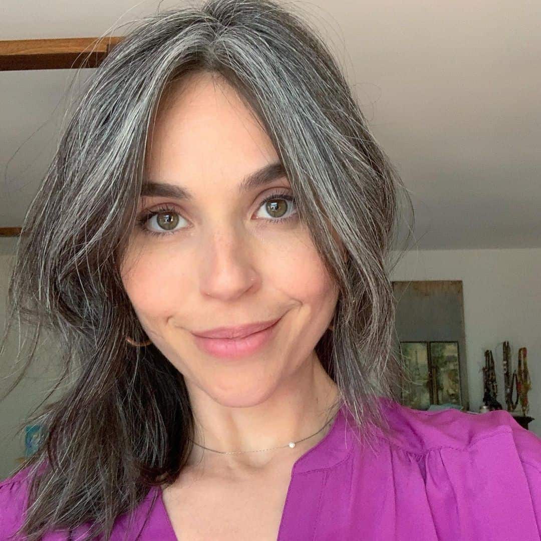Short Gray Hair With Highlights 