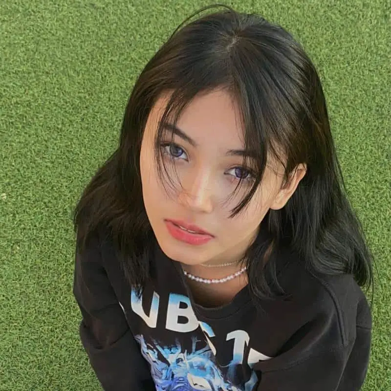 Korean Hairstyle Lookbook: 20 Inspirational Styles For Both Men And Women 8 Shoulder Length with Bangs