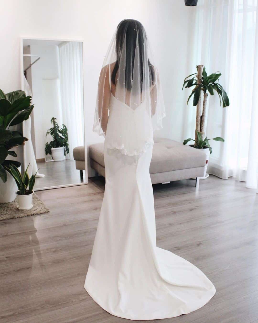 Straight & Long Wedding Hairstyle With Veil