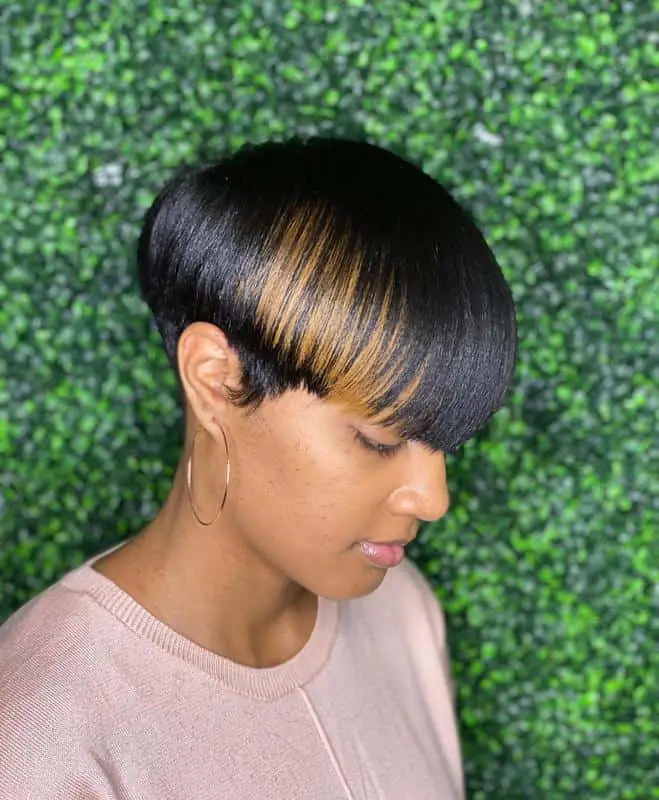 40+ Mushroom Haircut Styles (For Both Men And Women) 7 Straight Mushroom Haircut 1