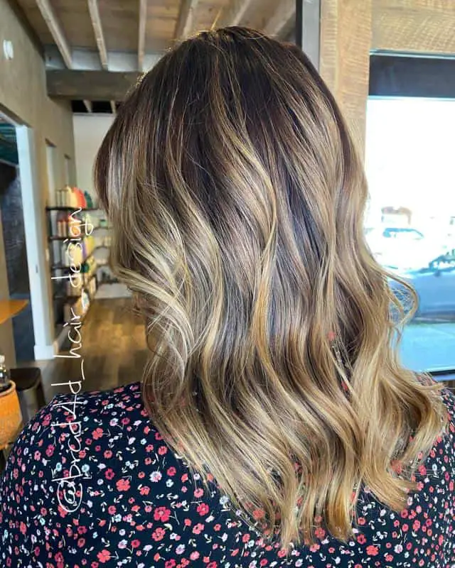 50+ Delicious Caramel Highlights on Brown Hair: Trendy Ideas For A Hair Makeover 3 Well-Blended Caramel Highlight On Brown Hair 2