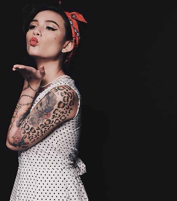 21 Gorgeous Bandana Hairstyles For Short Hair That You Will Love 21 Bandana Headband Hairstyles