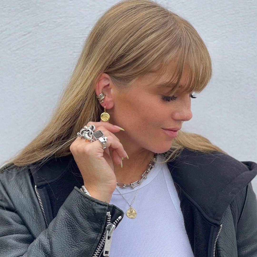 Top 32 Unique Fringe Hairdos for Women: Different Hair Length And Colors (2023 Update) 9 Blonde Long Fringe Hair