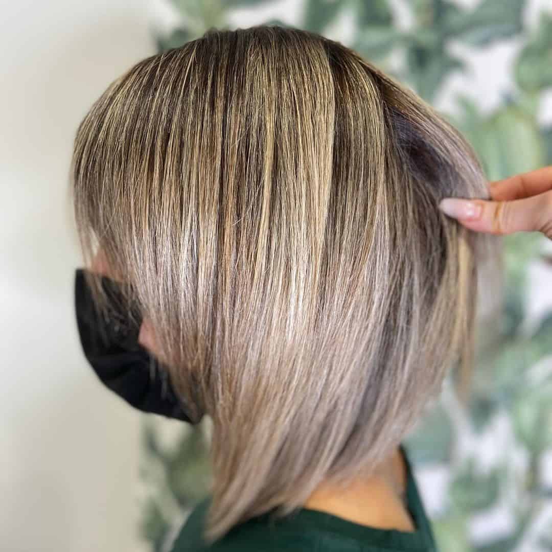 Color Short Bob Hairstyle Blonde Look 