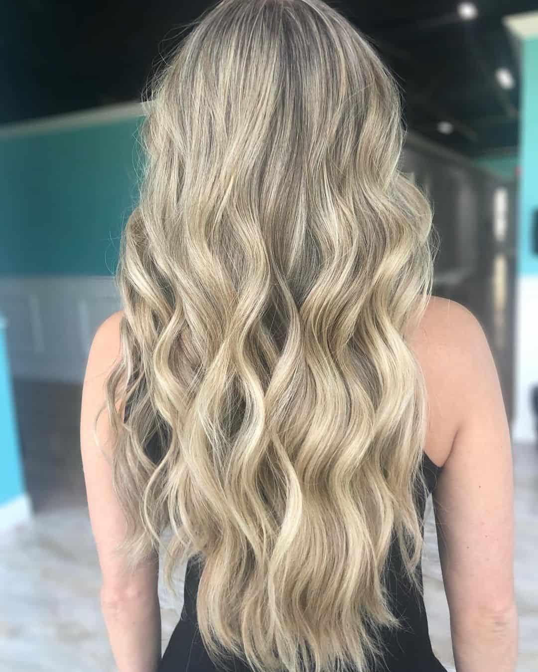 Colored Hairstyles For Long Hair Wavy Look
