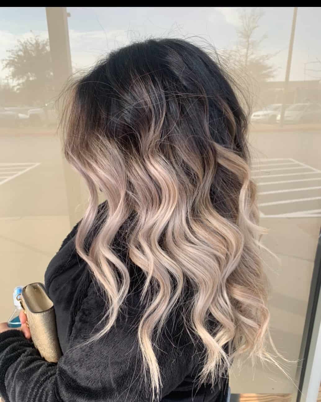 Elegant & Wavy Ombre Hairdo With Ash Undertones 