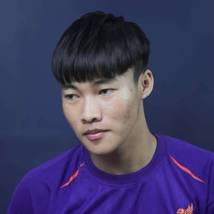 Most Stylish Two-Block Haircut Designs: Creative Advice For Trendy Men 4 Extended Fringe KPop Hairstyle 1
