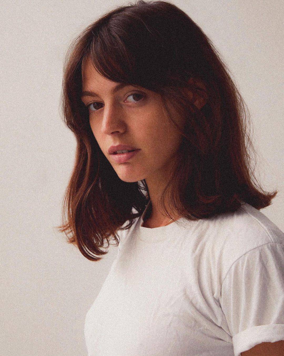 Top 32 Unique Fringe Hairdos for Women: Different Hair Length And Colors (2023 Update) 2 Fringe Bang Hairstyle FAQ