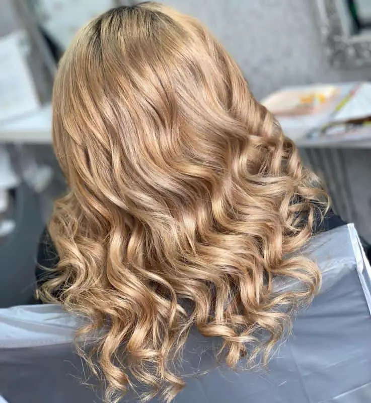 Hair Color Chart: Matching Hair Colors to Your Skin Tone (2023 Update) 8 Golden Blonde