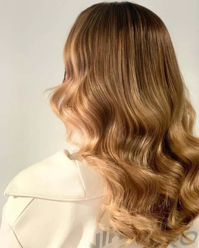 Hair Color Chart: Matching Hair Colors to Your Skin Tone (2023 Update) 33 Golden Brown