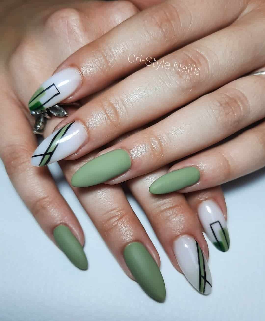 Green Matte Nails Art 