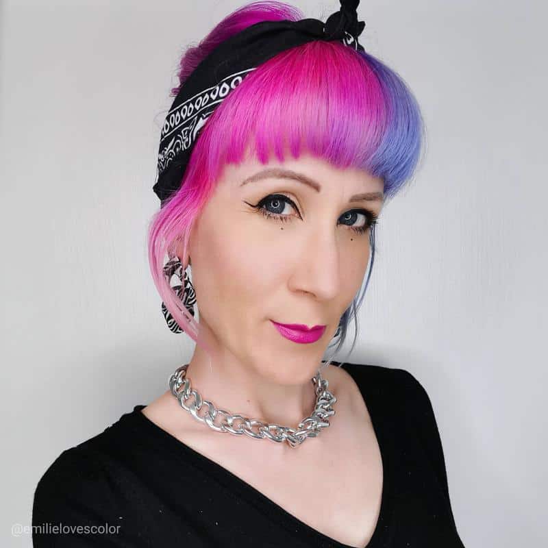 21 Gorgeous Bandana Hairstyles For Short Hair That You Will Love 16 Inverted Bob with a Bandana
