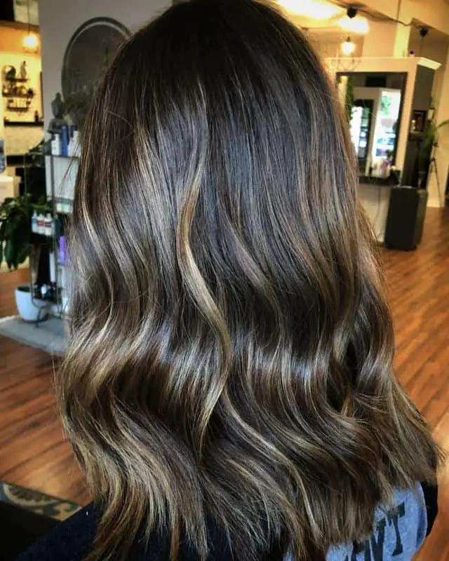 30+ Low Maintenance Haircuts for Thick Hair (2023 Update) 22 Lowlights Hair Color