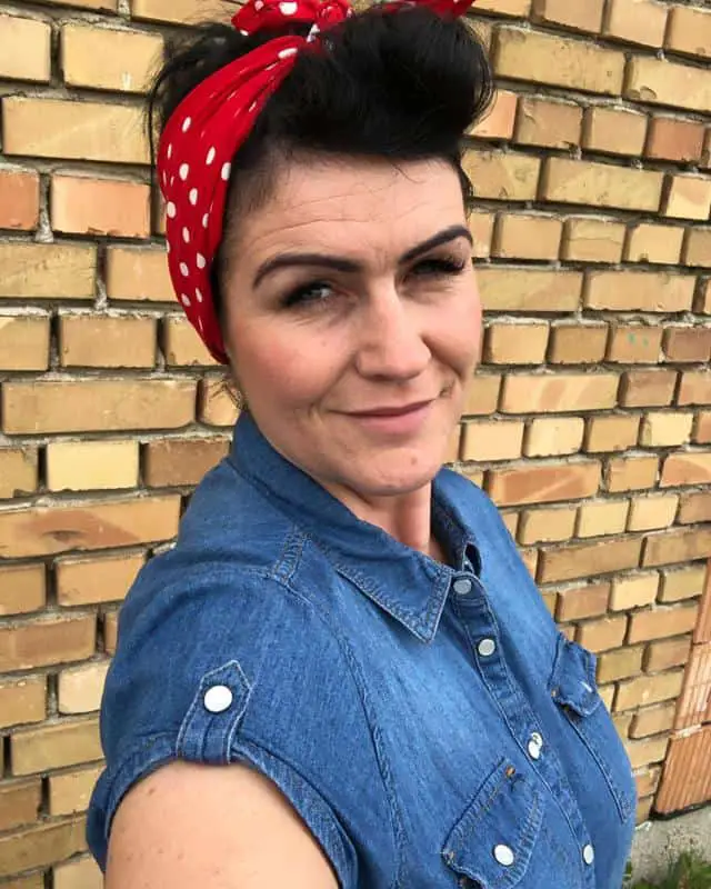 21 Gorgeous Bandana Hairstyles For Short Hair That You Will Love 11 Messy Style