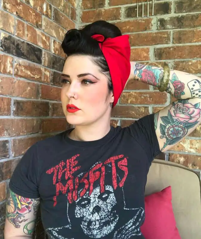 21 Gorgeous Bandana Hairstyles For Short Hair That You Will Love 17 Pin Up Bandana Hairstyle