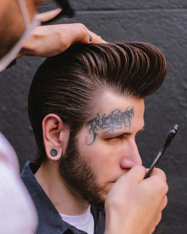  Pompadour Hairstyle for Those With Big Ears 1