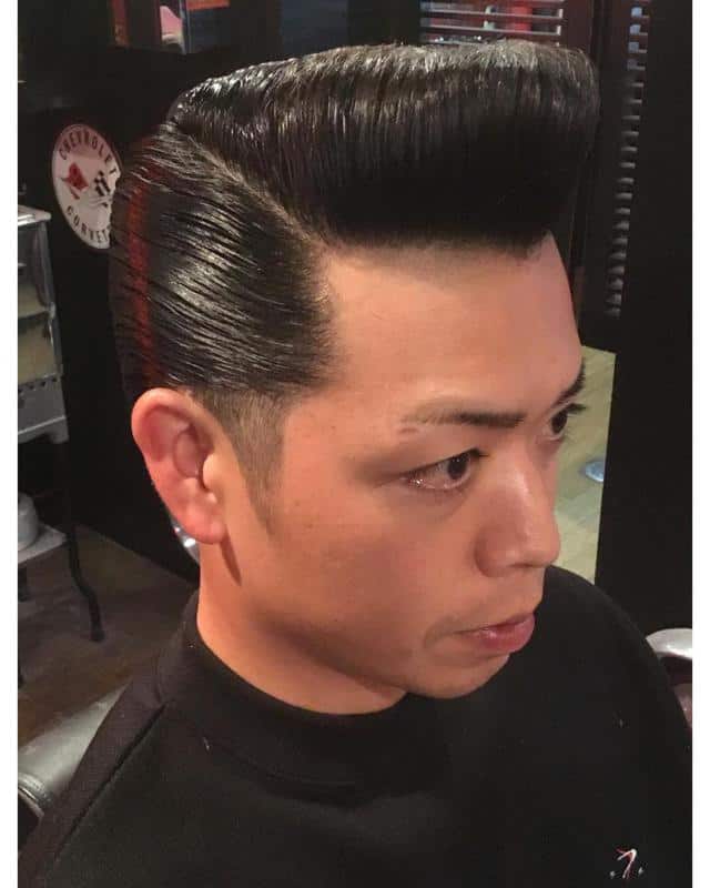 Pompadour Hairstyle For Those With Big Ears 2