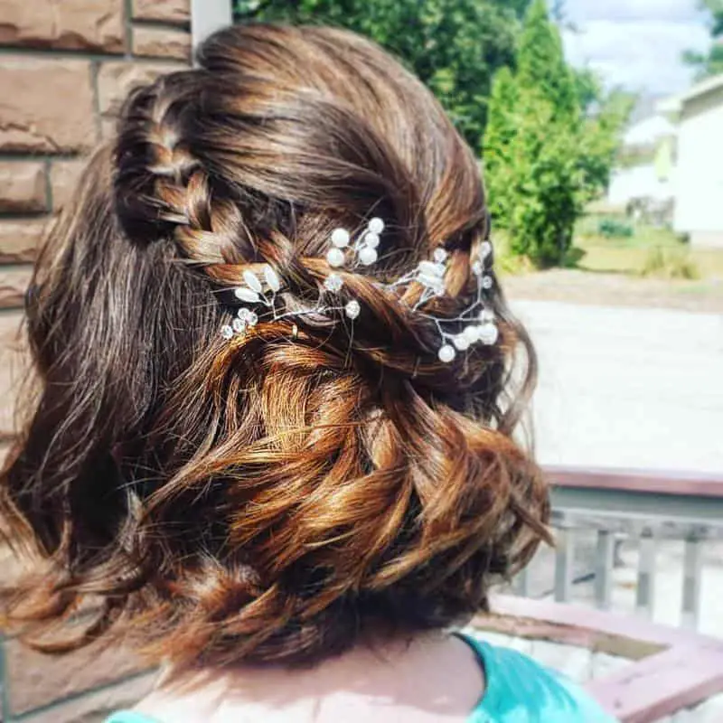 60 Half-Up Half-Down Hairstyles You’ll Fall in Love with (2023 Update) 15 Short Hair Half-Up, Half-Down Hairstyles 4