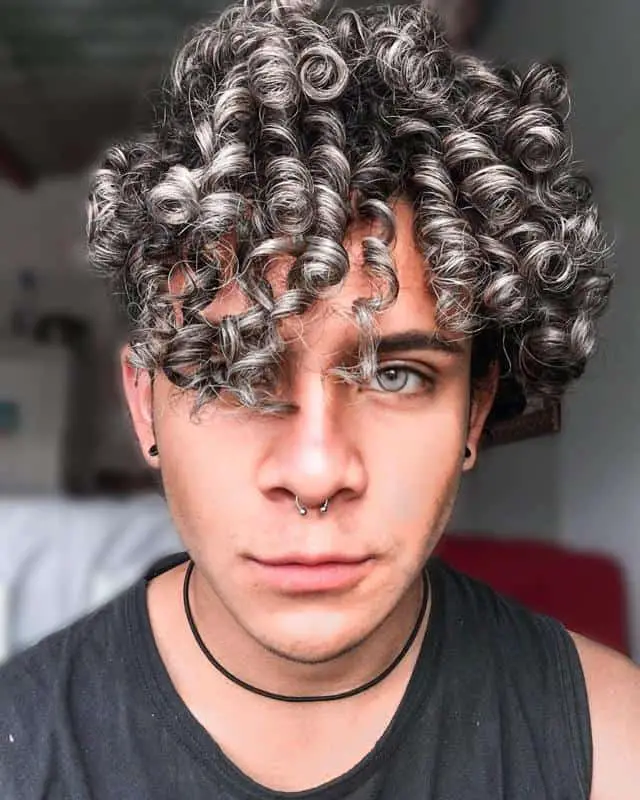 50+ Incredible Good Hairstyles for Those With Big Ears (2023 Update) 28 Textured Hair For Those With Big Ears 3