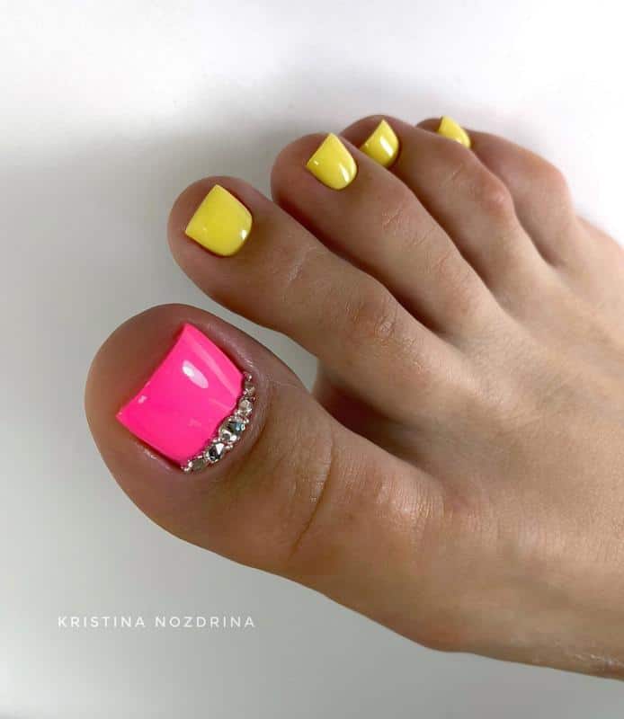 30 Magnificent Toe Nail Designs for Your Ideal Look (2022 Updated) -  Tattooed Martha
