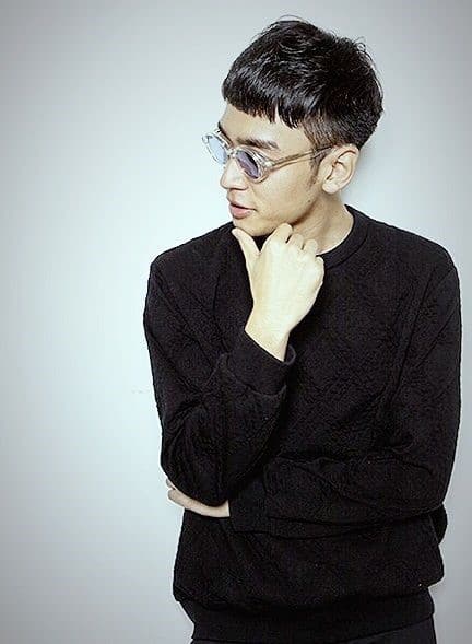 Most Stylish Two-Block Haircut Designs: Creative Advice For Trendy Men 17 Two-Block Hairstyle With Rounded Bang