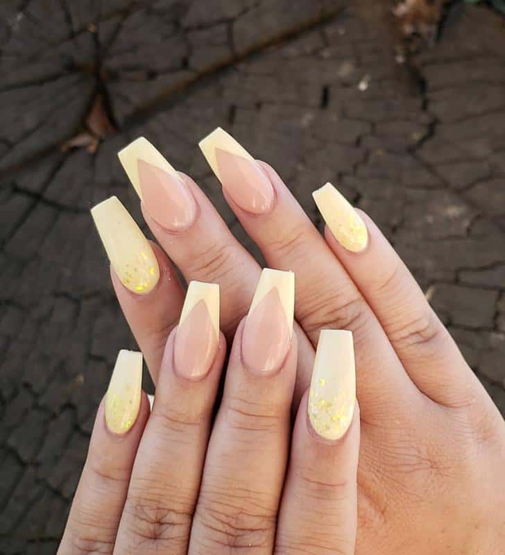 60 Elegant French Tip Nail For A Super Trendy Manicure (2023 Update) 22 V French Nail Tip Design 1
