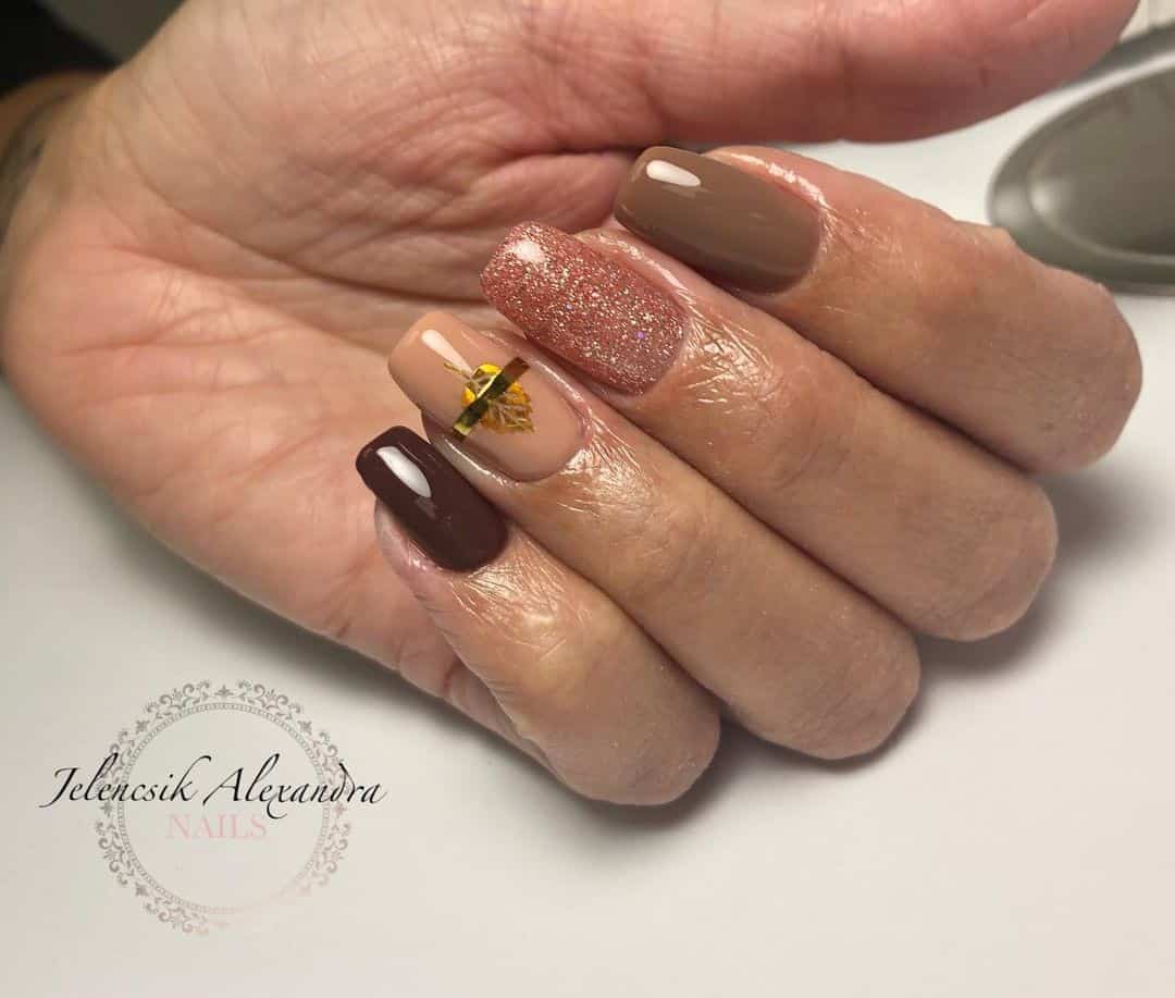 Brown & Nude Fall Nails