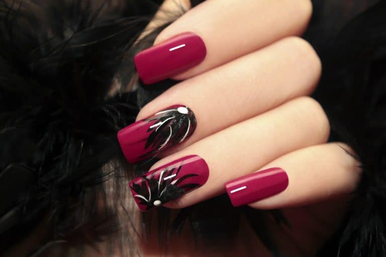 40+ Unique Burgundy Nail Design Ideas (Square & Coffin, Oval & Almond)